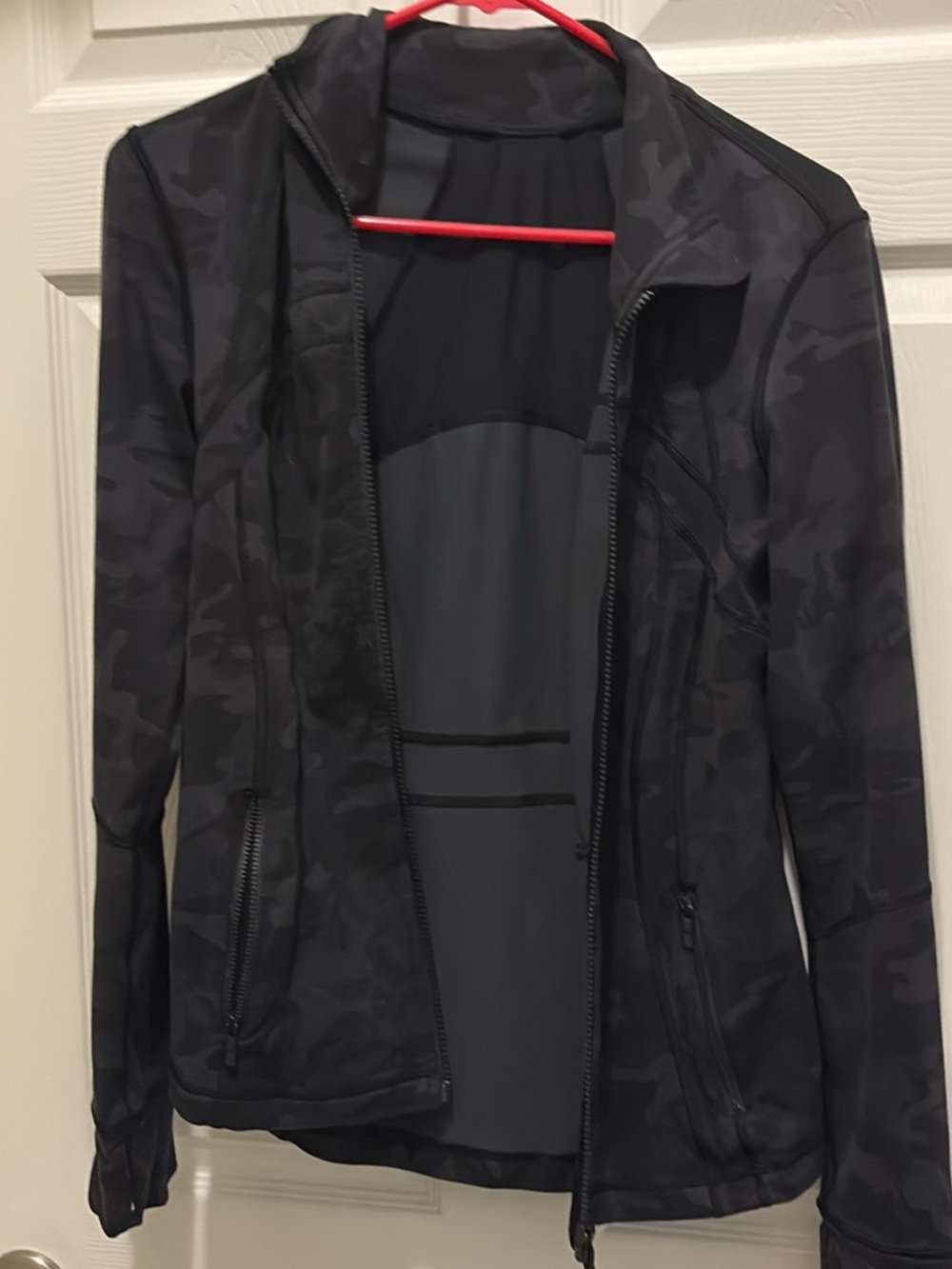 Lululemon Women's Camouflage Zip-Up Jacket like new